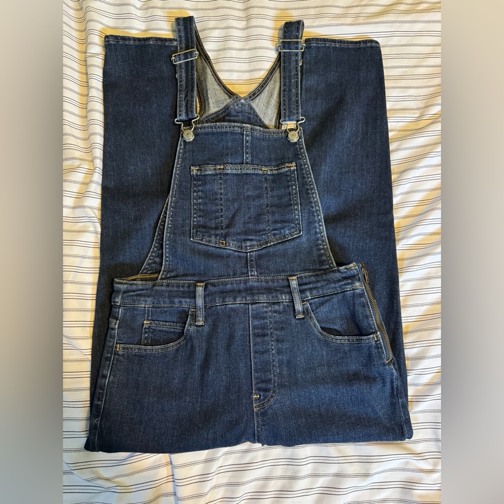 EUC Women’s Levi’s Dark Denim Overalls - Picture 4 of 6